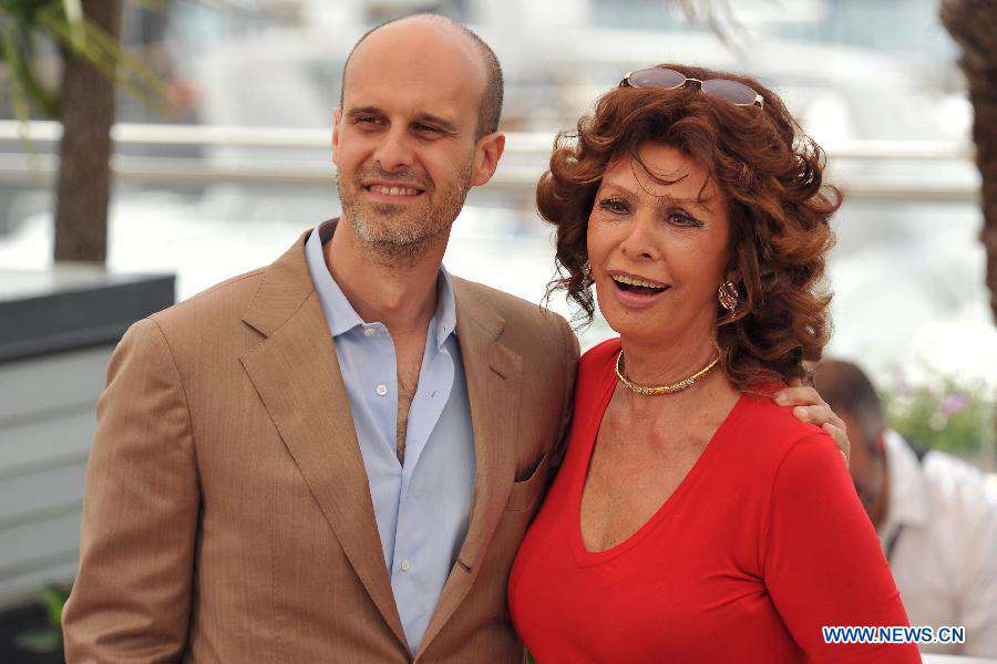 Sophia Loren aparece en Cannes para "La voce umana" 5