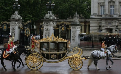 La nueva carroza de Isabel II ha costado 3,6 millones de euros