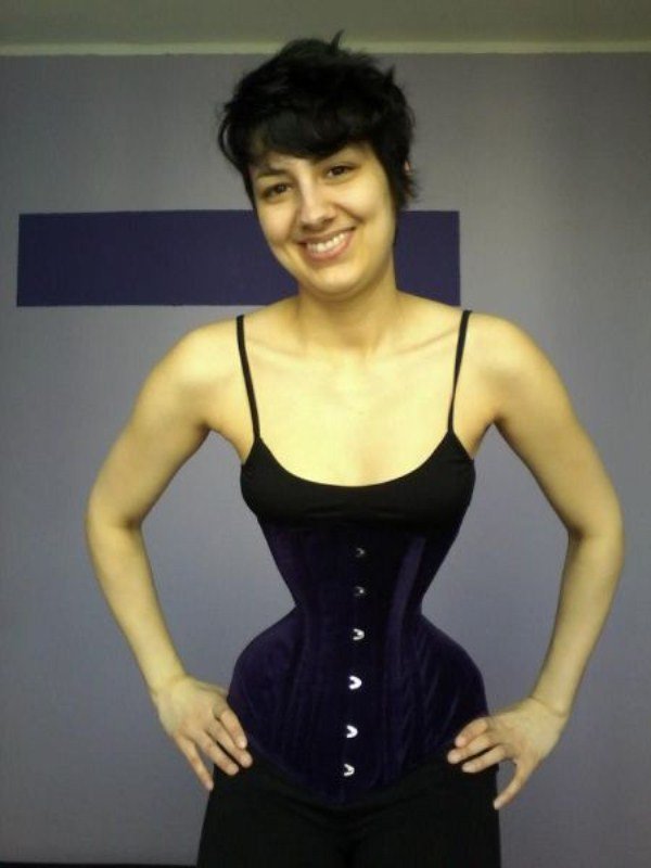 La cintura increíble de una mujer alemana  4
