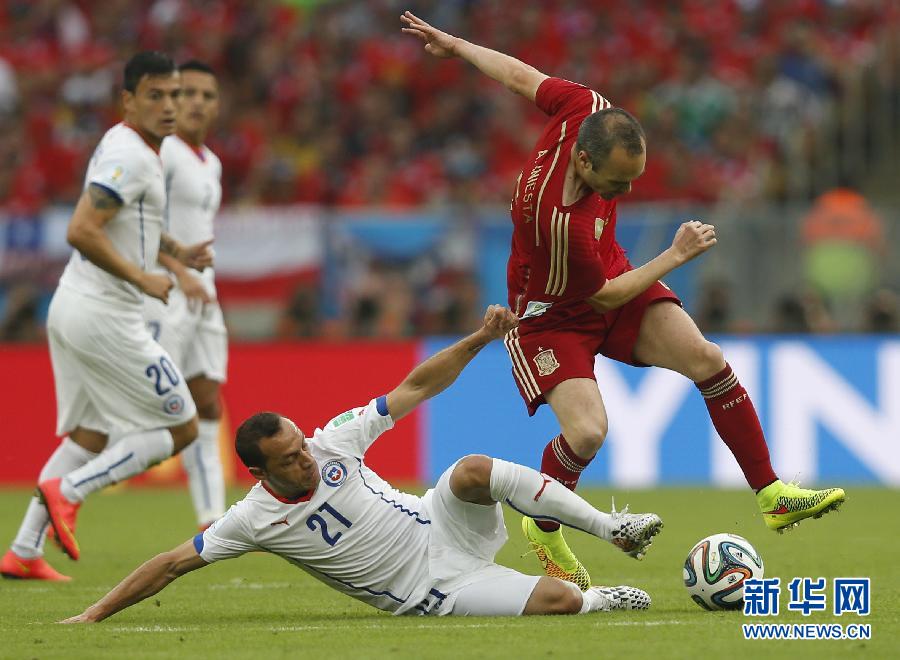 MUNDIAL 2014: Chile elimina a selección campeona con triunfo 2-0