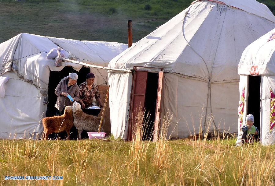 China: Vida cotidiana de condado Yining de Xinjiang 