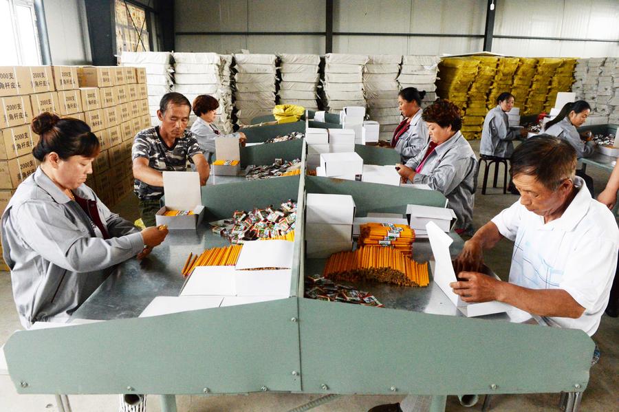 De ser el "centro de la producción de lápices en China" la aldea aspira a convertirse en el "centro de la producción de lápices en Asia". [Foto/Xinhua]