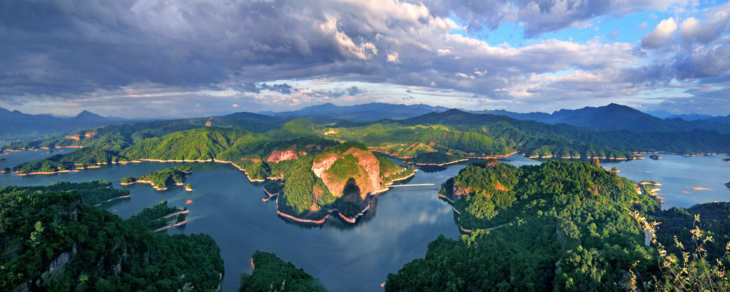 3. The golden lake (Fujian)