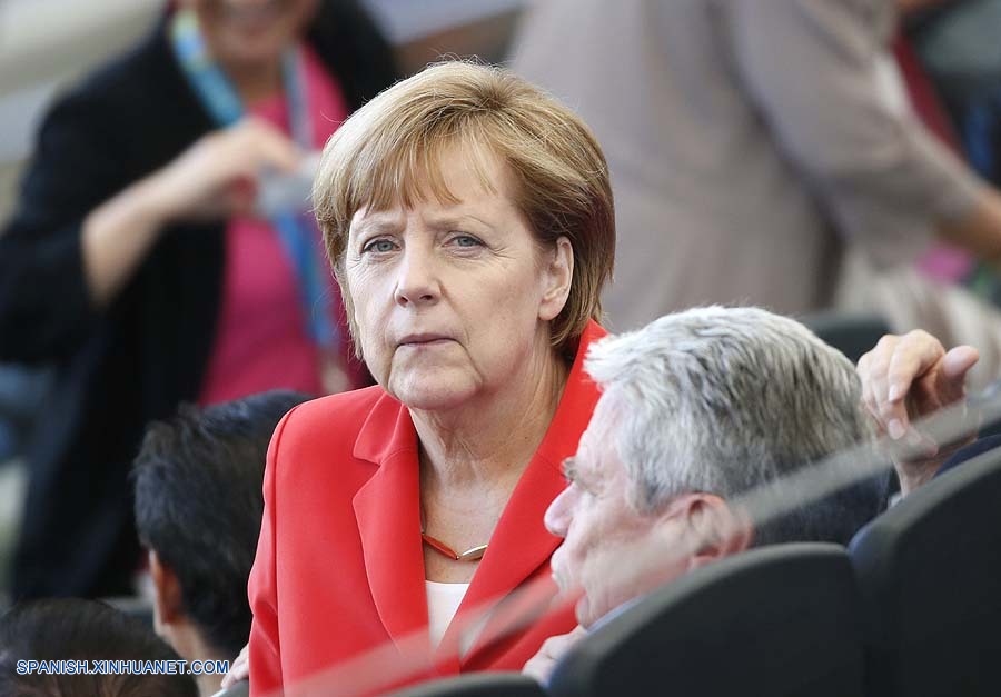 Merkel respalda mantener cooperación con EEUU pese a tensiones por espionaje
