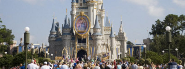 Detenidos 35 trabajadores de Disney World por abusos a menores desde 2006