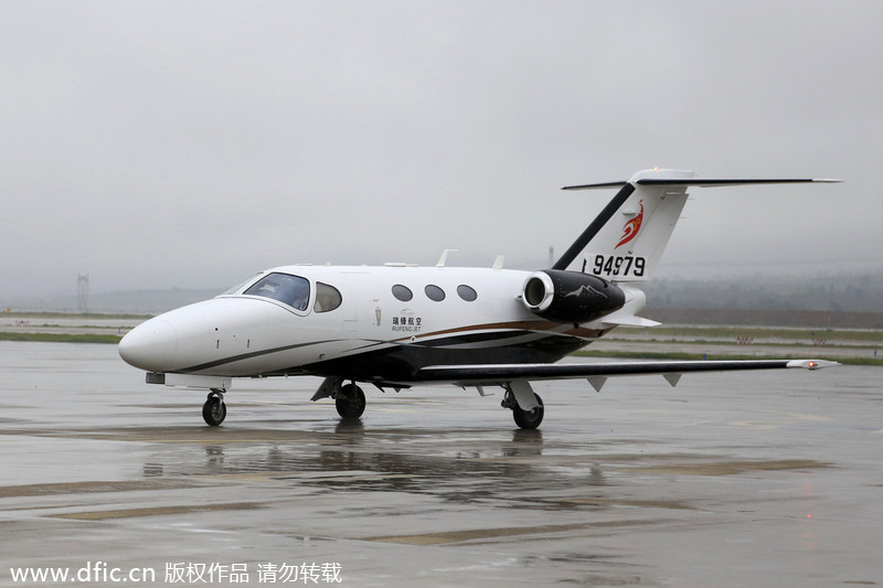 El primer taxi aéreo de China: el avión Cessna 510 Mustang, aterriza con éxito en el Aeropuerto Internacional Changshui de Kunming, en la provincia de Yunnan, el 12 de julio.