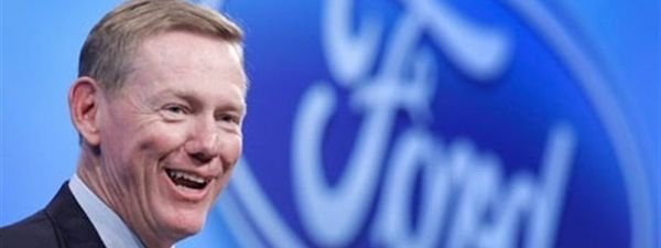 Google contrata al ex CEO de Ford para promocionar su coche autónomo