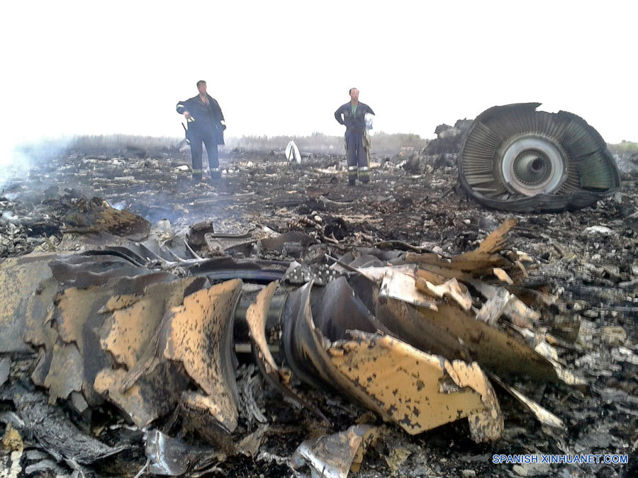 Evidencias de incidente de avión malayo deben permanecer en Ucrania
