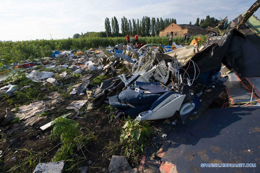Suman 193 holandeses muertos en avión malasio siniestrado, dice cancillería holandesa 