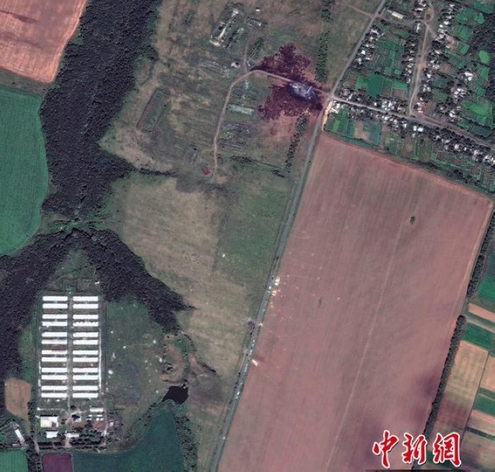 Imágenes de satélite del lugar donde cayó el avión MH17