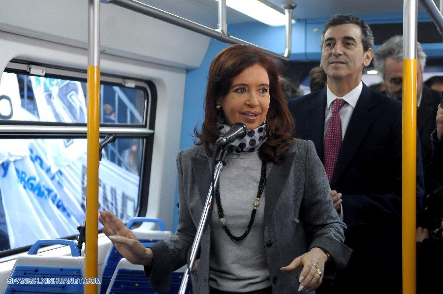 Presidenta argentina puso en funcionamiento trenes chinos