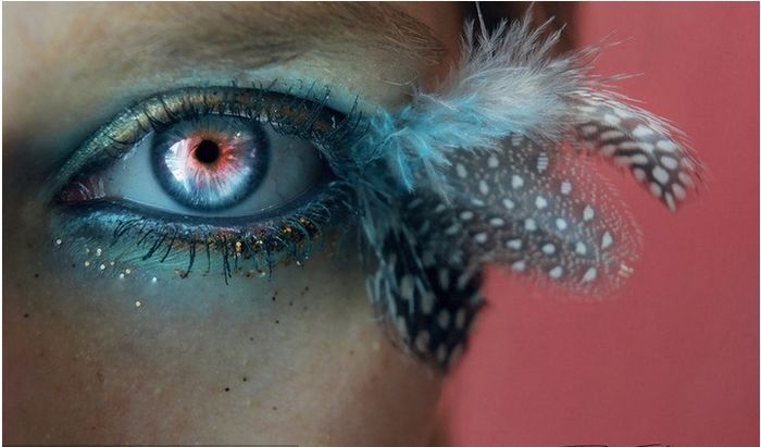 Maquilladora alemana crea obras de arte en sus ojos