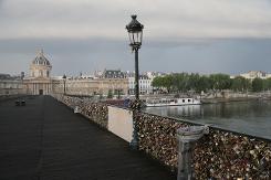 París promueve el amor sin candados
