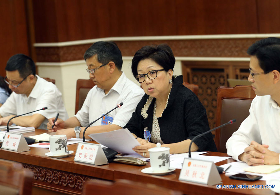Legisladores votarán sobre decisión preliminar de sufragio en Hong Kong