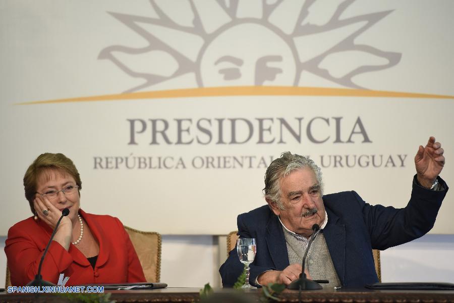 Presidentes de Uruguay y Chile firman acuerdos de cooperación
