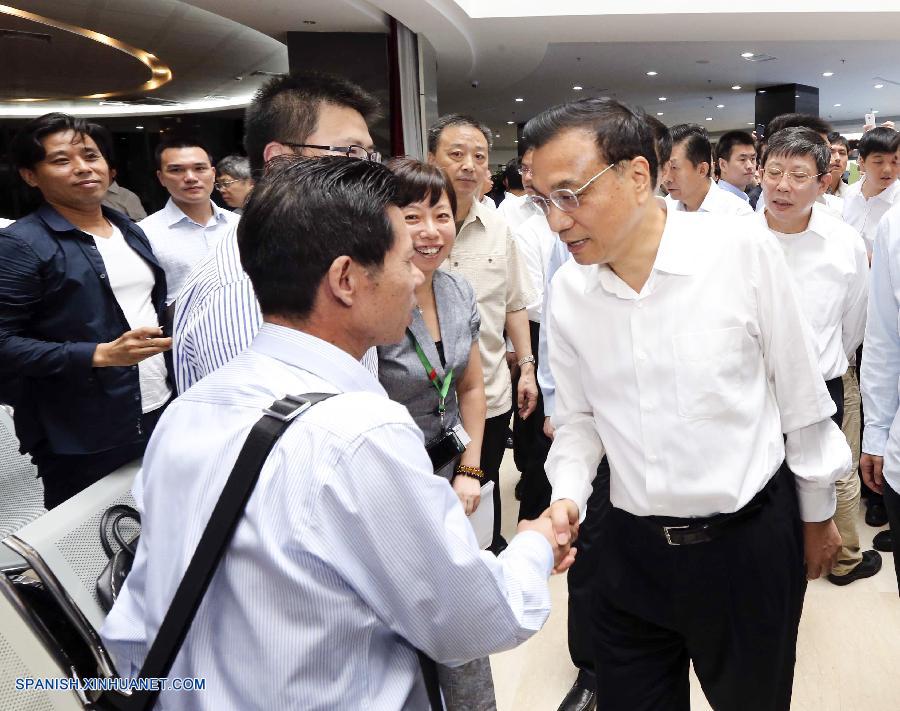 PM chino pide mayor innovación en zona de libre comercio de Shanghai 