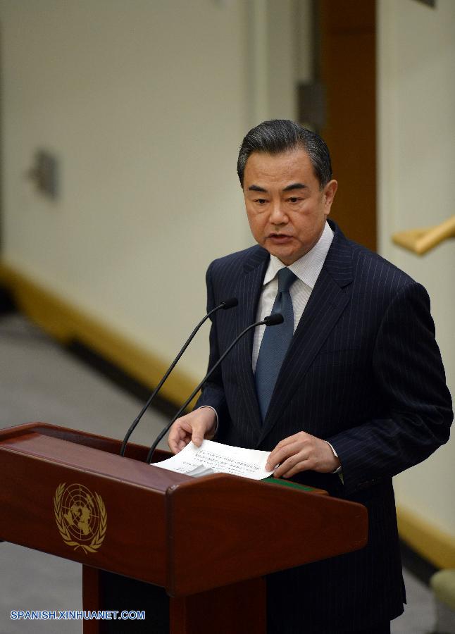 Canciller chino pide más acciones globales en crisis de ébola