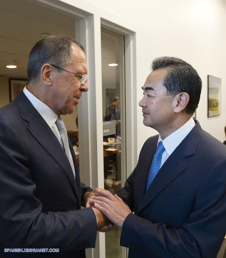 Cancilleres de China y Rusia dialogan sobre lazos bilaterales y temas internacionales relevantes