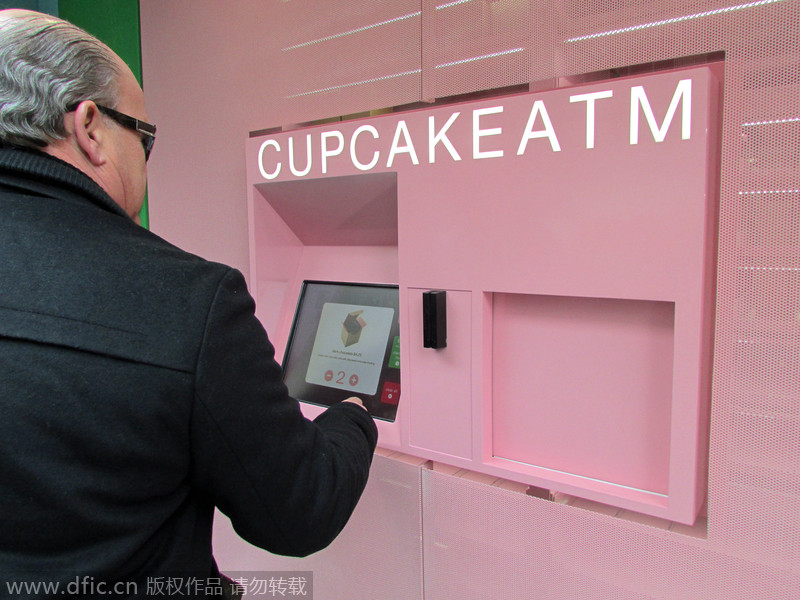 Una nueva máquina dispensadora de dulces. Funciona igual que un cajero automático Los usuarios pueden seleccionan el tipo, el sabor y la cantidad de dulces que quieren comprar. Nueva York. Estados Unidos. [Foto: IC] 