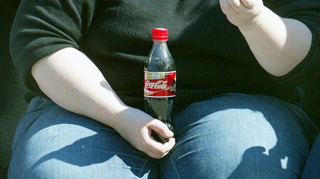 ¿Qué le pasa al cuerpo si bebemos Coca-Cola a diario?