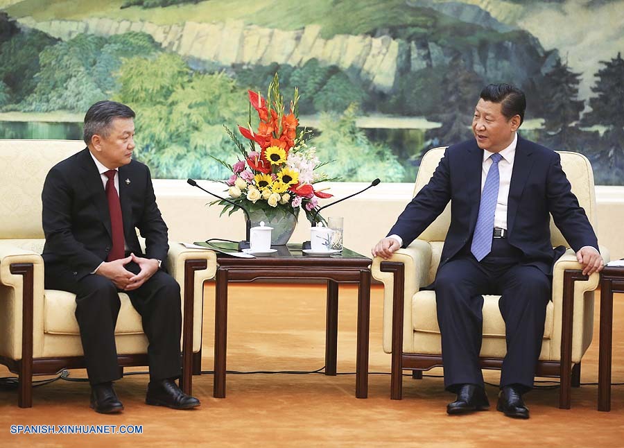 Presidente chino promete fortalecer relaciones con Mongolia