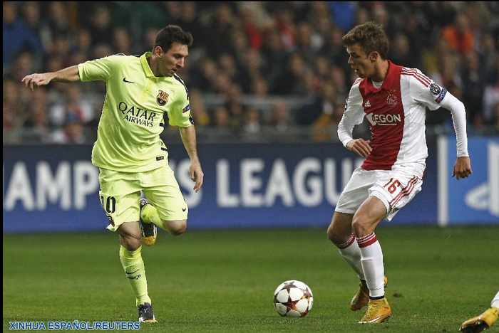 Fútbol: Barcelona gana 2-0 al Ajax con goles de Messi