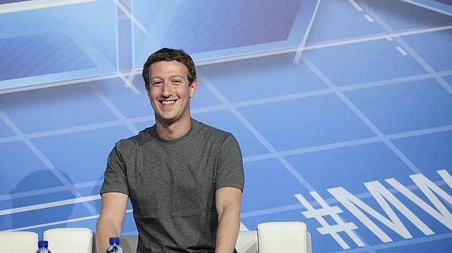 ¿Por qué el fundador de Facebook usa siempre la misma camiseta?