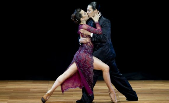 El alto costo del bandoneón amenaza el vigor del tango argentino