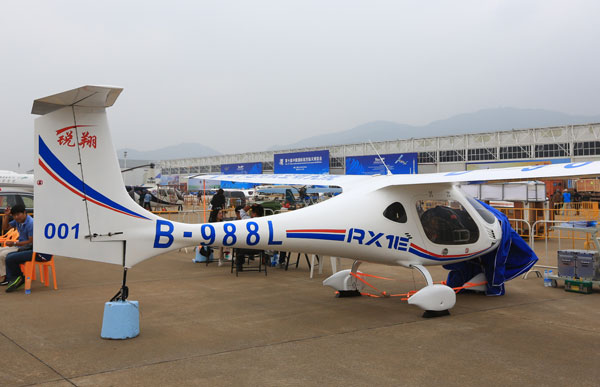 Primer avión eléctrico chino listo para despegar