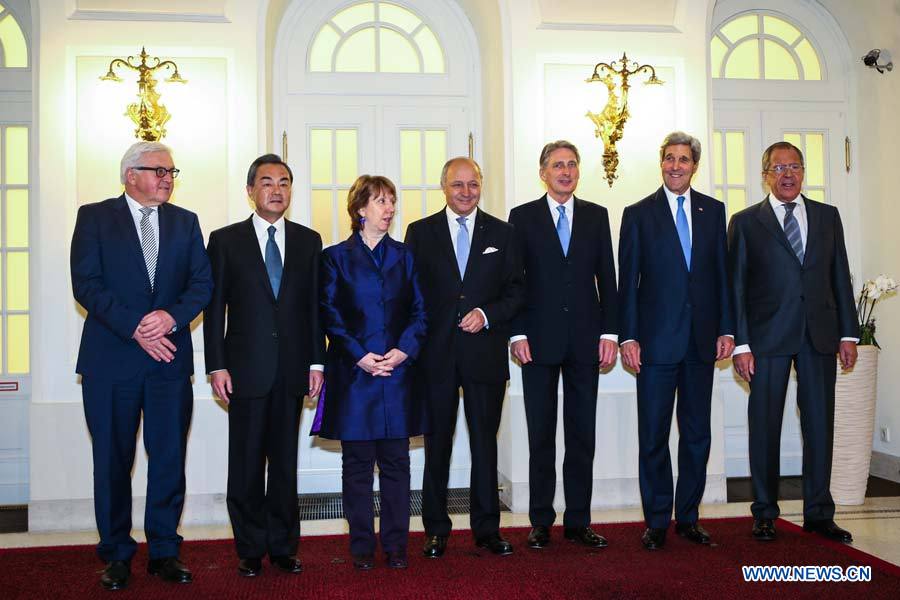 Avances en conversaciones nucleares sobre Irán crean base sólida para acuerdo final, según canciller chino