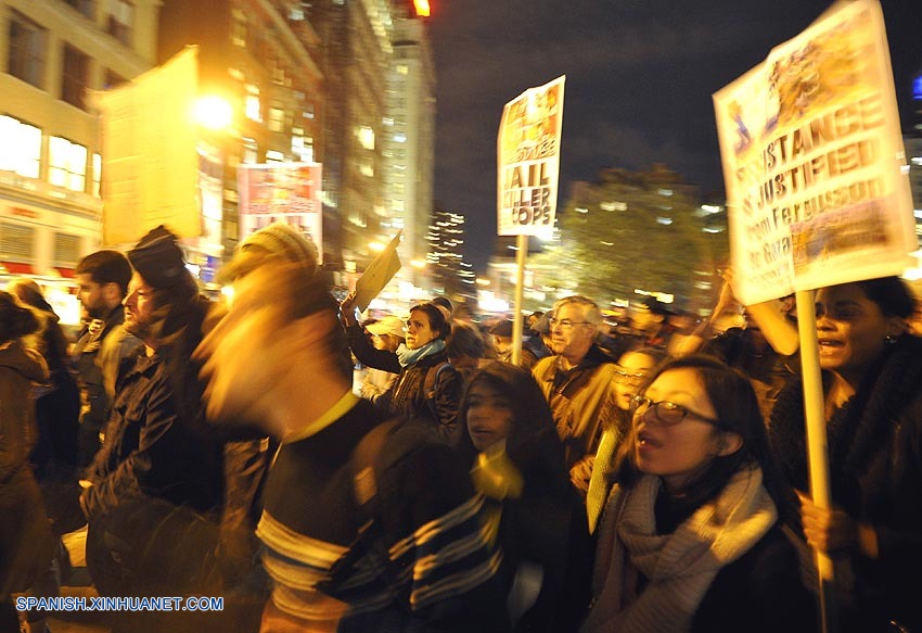 Arrestan en NY a 10 personas durante protesta por caso Ferguson