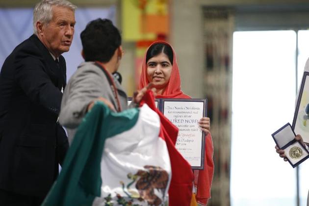 Multan al espontáneo mexicano de la ceremonia del Nobel de la Paz