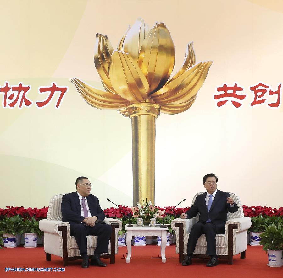 Máximo legislador chino pide a Macao implementar principio "un país, dos sistemas"