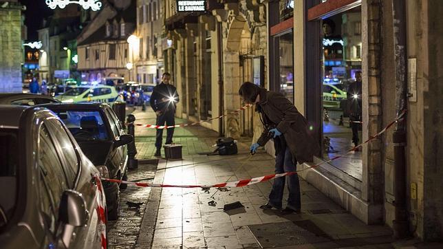 Un islamista tirotea a doce personas en Francia