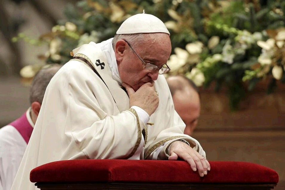 El Papa pide humildad en su mensaje de Navidad