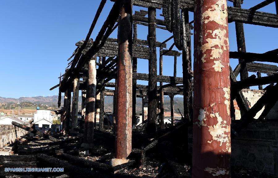 Incendio destruye torre de 600 años de antigüedad en suroeste de China