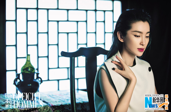 Actriz Li Bingbing posa para L’OFFICIEL HOMMES