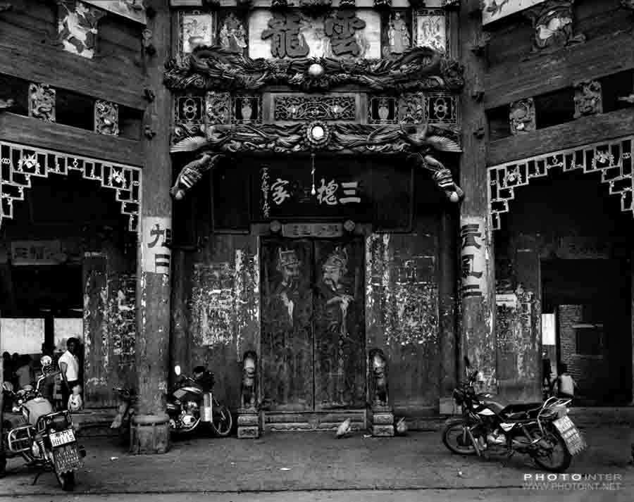 El antiguo salón San Huai Shi Jia en Ningyuan, ciudad Yongzhou de la provincia de Hunan, el 7 de agosto de 2011. [Fotografía de Yin Ganjiang/photoint.net]