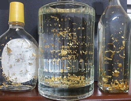 Autoridades sanitarias buscan opinión sobre la adición al licor chino con oro