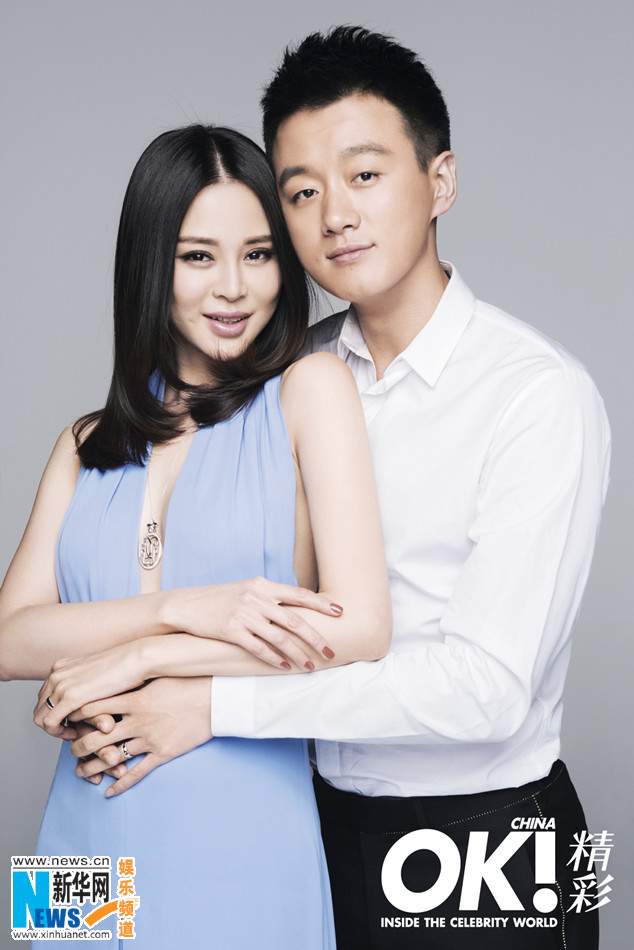 Actor Tong Dawei posa para OK! con su esposa Guan Yue