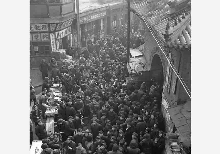 Una feria en Tianjin durante el Festival de Primavera en 1957.[Photo/ Xinhua]