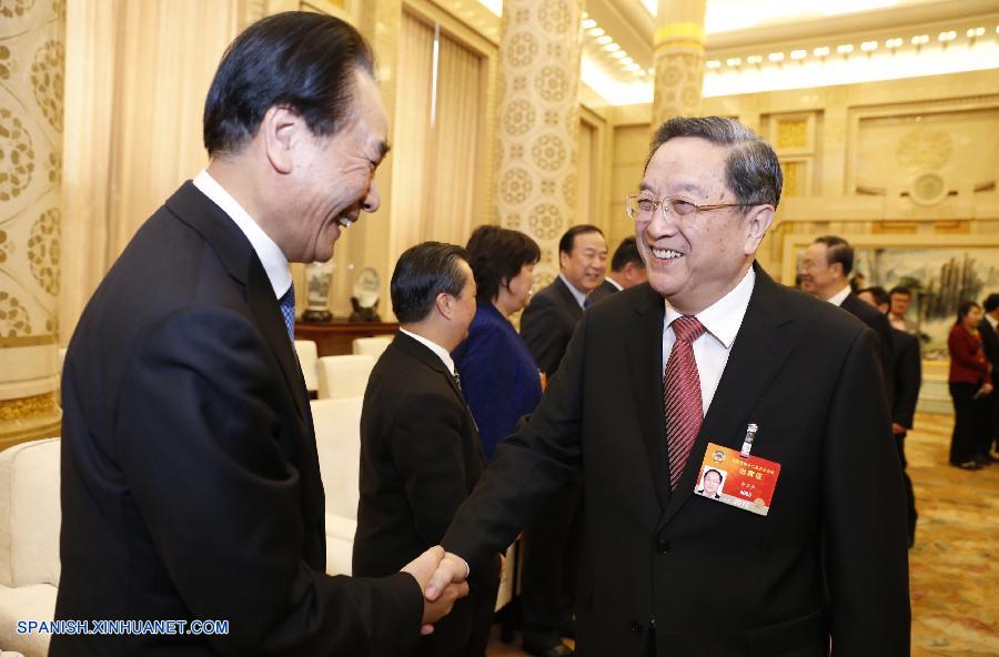 Máximo asesor político chino se reúne con representantes de medios tras sesión anual