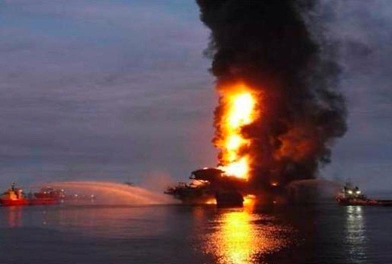 Cuatro muertos en el incendio en una plataforma petrolífera de México