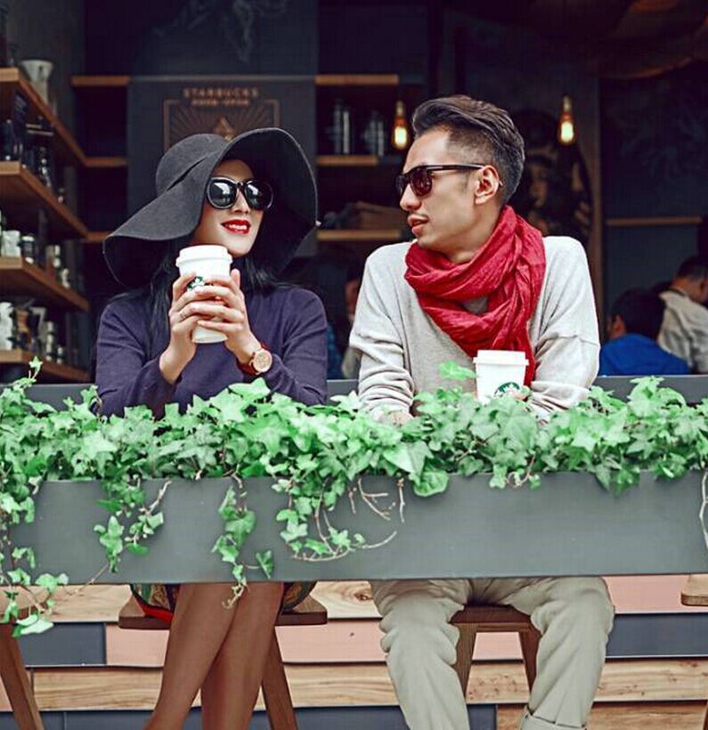 Una pareja de jóvenes tibetanos causan furor con sus fotos de boda