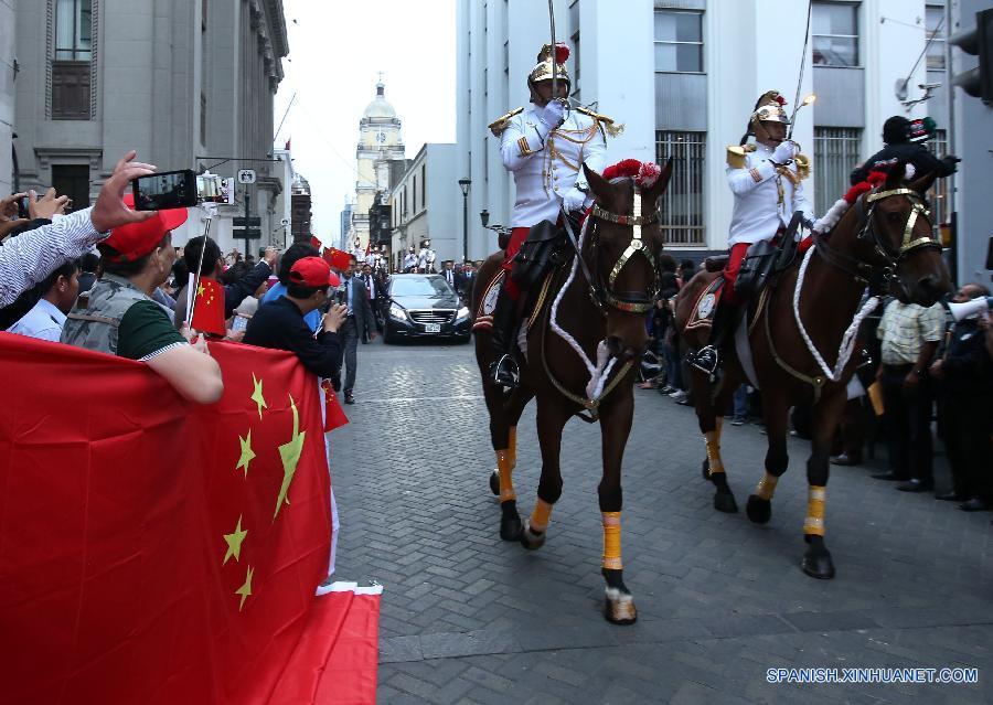 Primer ministro chino llega a Perú en visita oficial 2