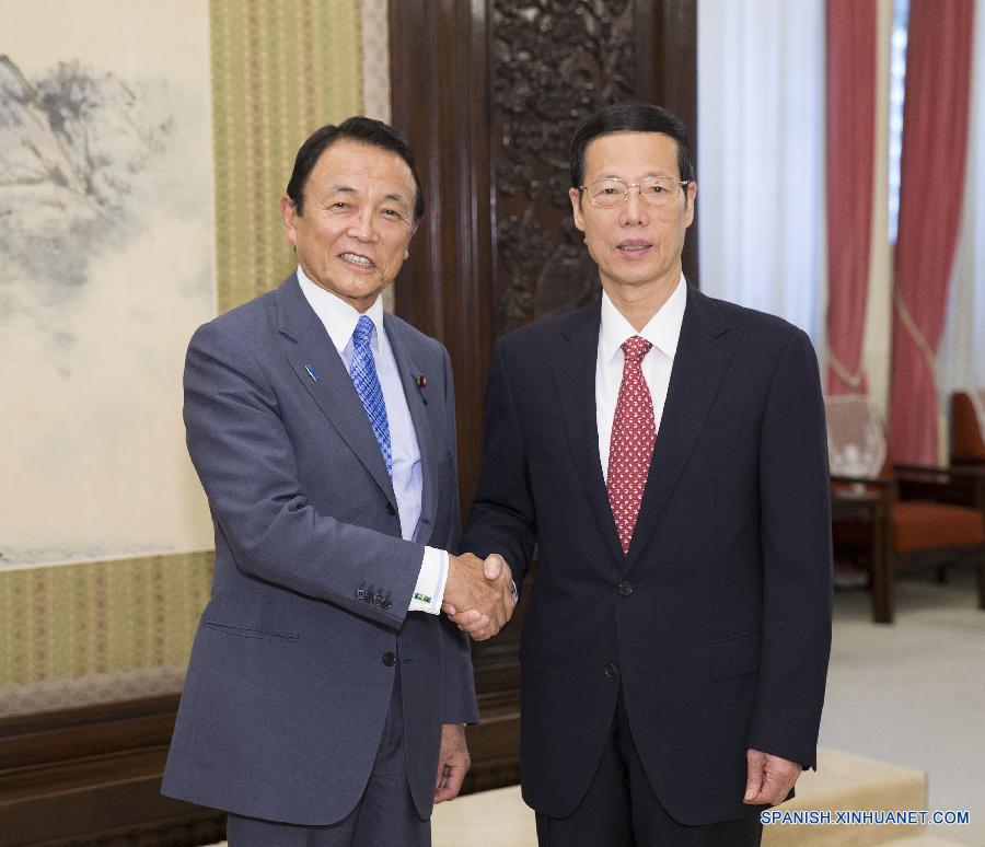 Viceprimer ministro chino se reúne con homólogo japonés