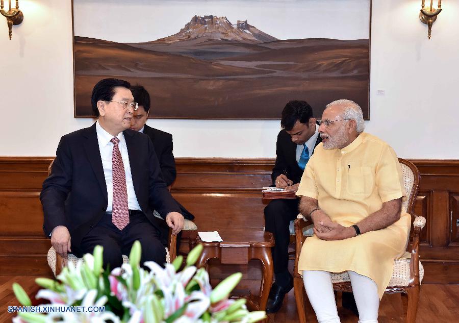 Máximo legislador chino se reúne con premier indio en Nueva Delhi