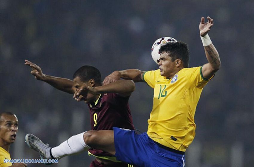Fútbol: Brasil vence a Venezuela 2-1 y avanza junto a Colombia en Copa América 2