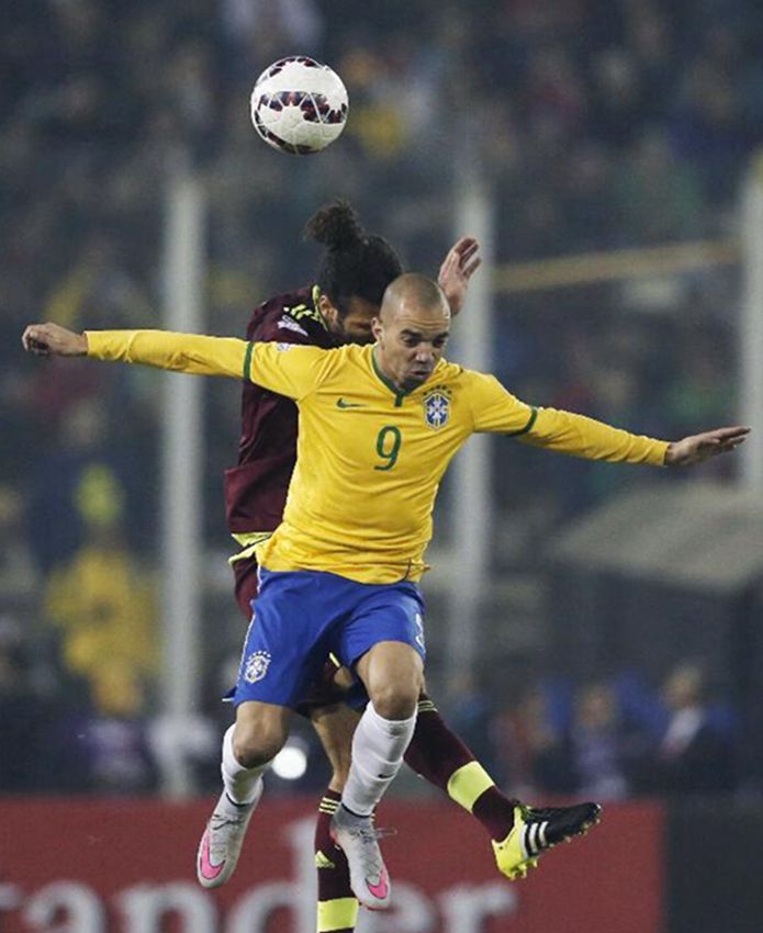 Fútbol: Brasil vence a Venezuela 2-1 y avanza junto a Colombia en Copa América 6