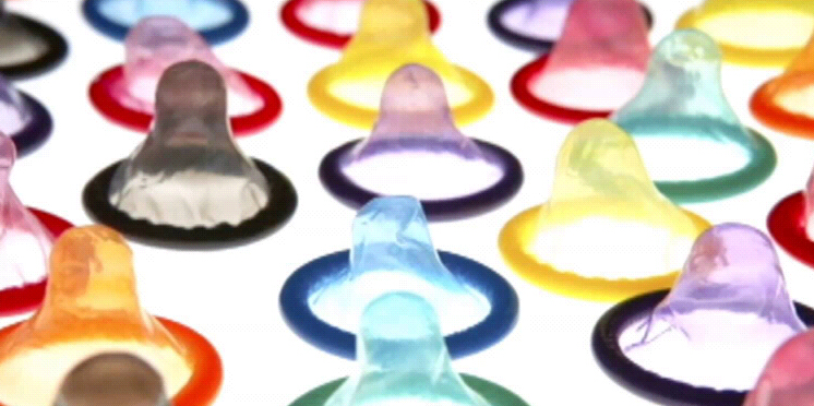 Adolescentes crean un condón inteligente